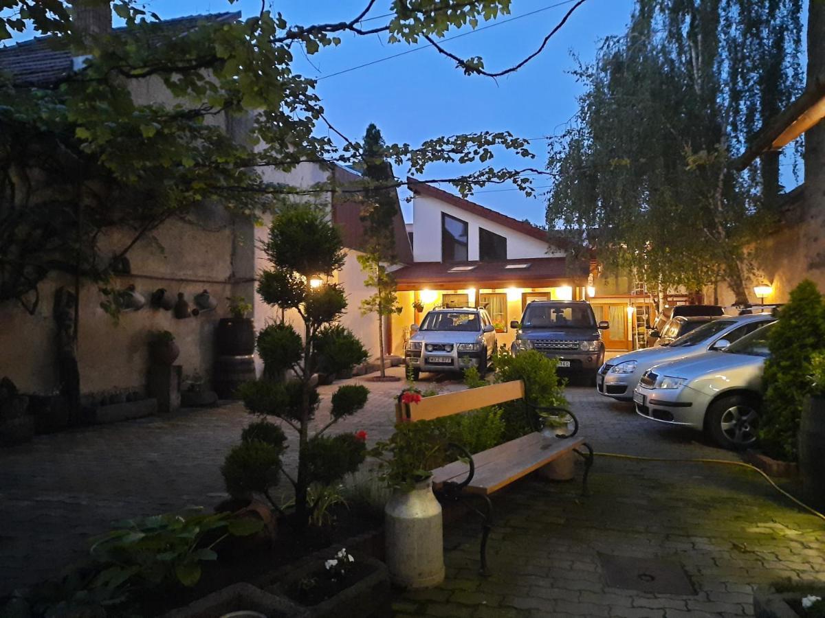 Korona Panzio Bed and Breakfast Odorheiu Secuiesc Buitenkant foto