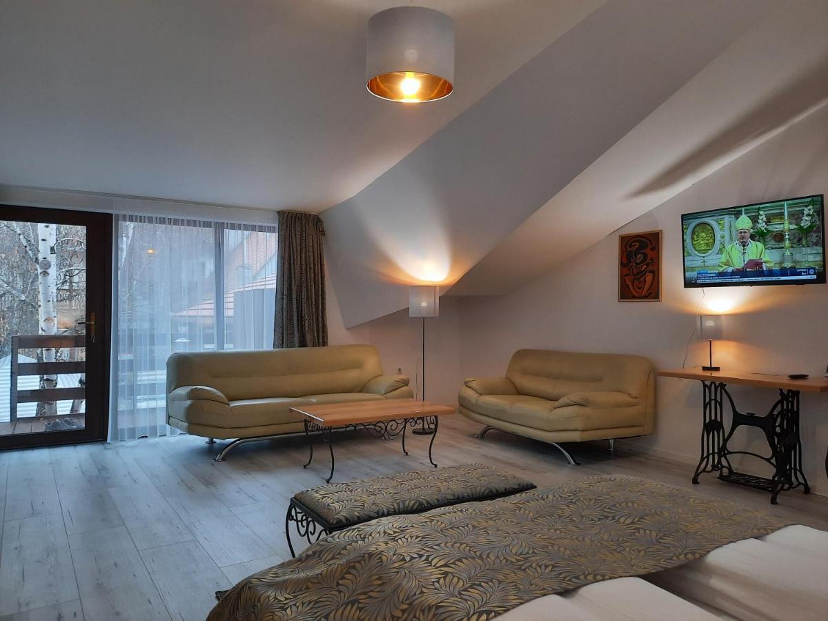 Korona Panzio Bed and Breakfast Odorheiu Secuiesc Buitenkant foto