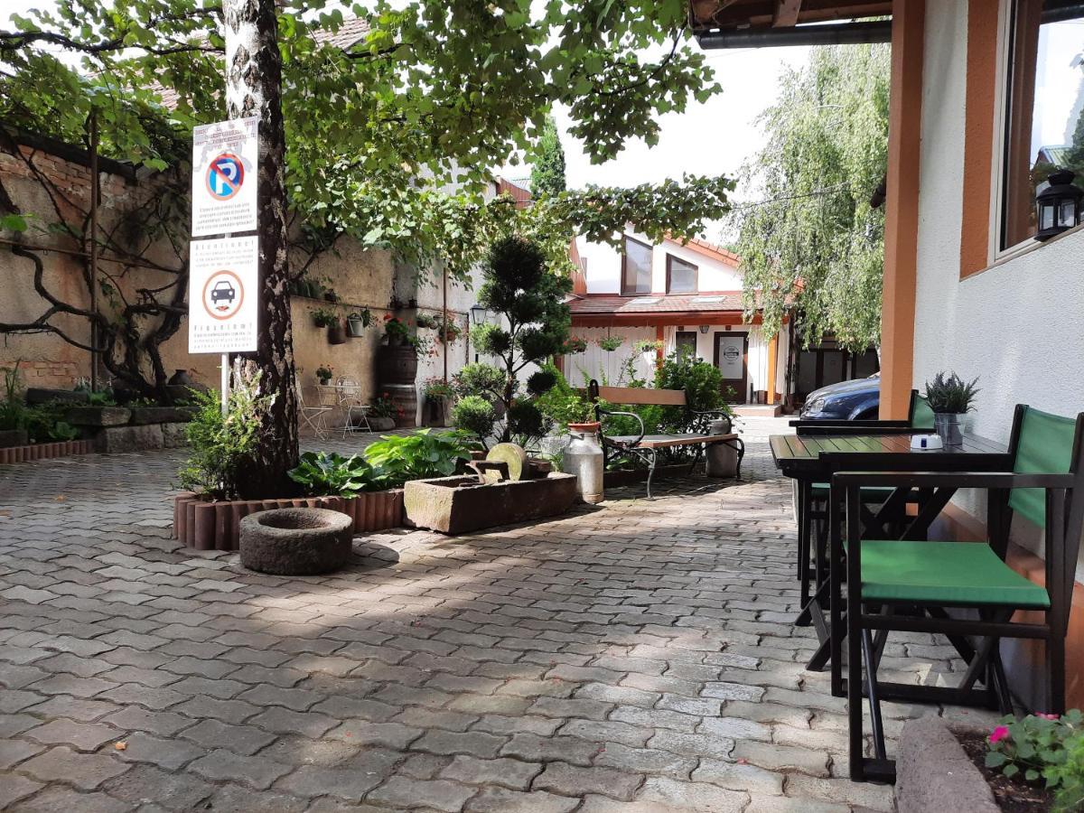 Korona Panzio Bed and Breakfast Odorheiu Secuiesc Buitenkant foto