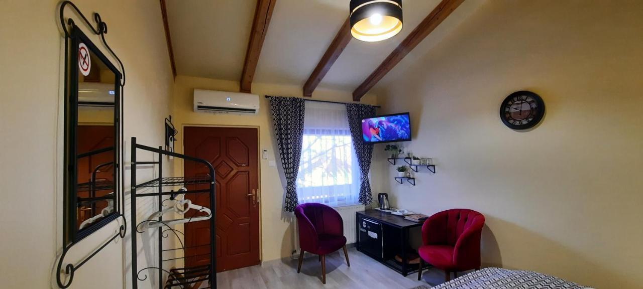 Korona Panzio Bed and Breakfast Odorheiu Secuiesc Buitenkant foto