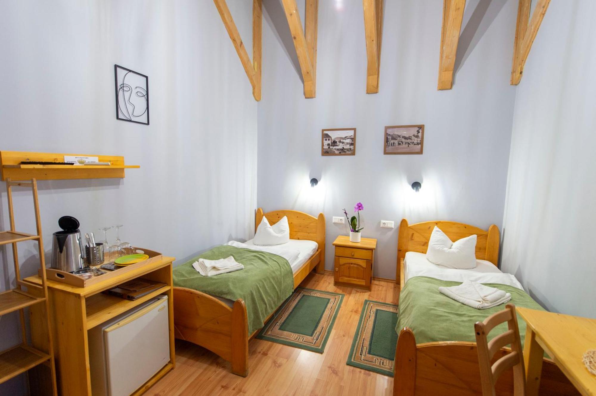 Korona Panzio Bed and Breakfast Odorheiu Secuiesc Buitenkant foto